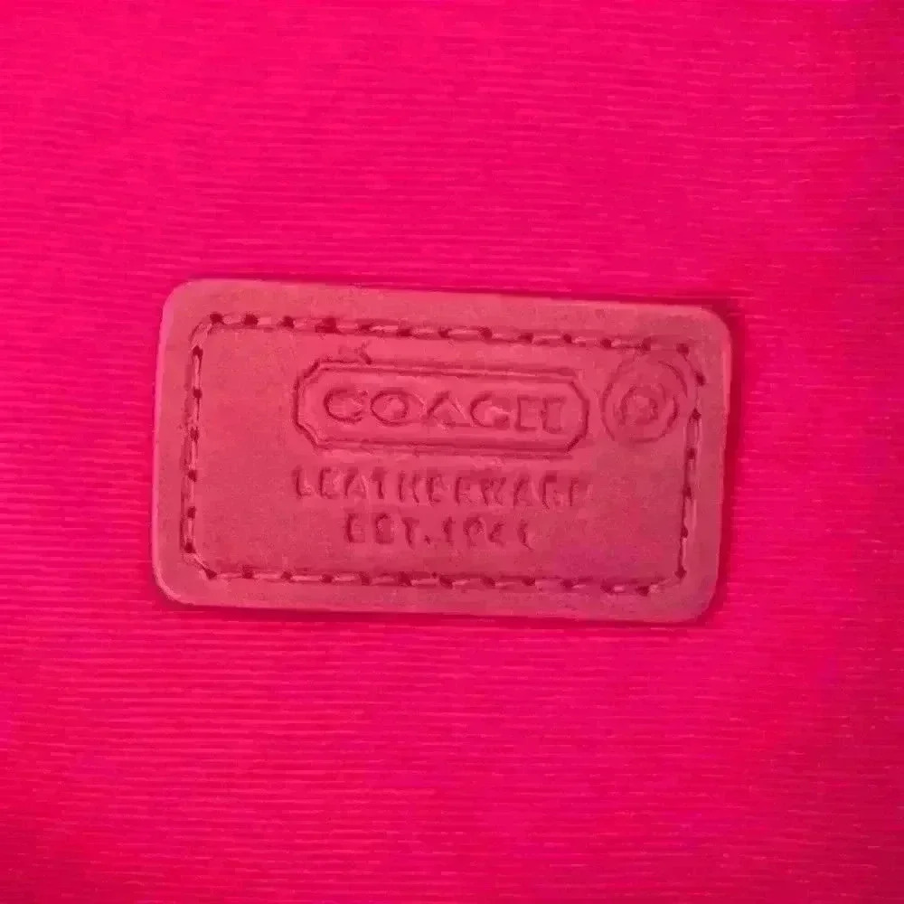 Coach Wool‎ Pink Plaid Twist Buckle Bucket Hat - Picture 5 of 6